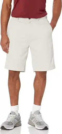 Amazon Amazon Essentials Men's Korte broek met binnenbeenlengte van 23 cm en klassieke pasvorm, Zilver, 44 aanbieding
