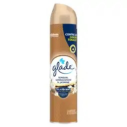PLUS Glade by Brise Spray Sandalwood en Jasmine aanbieding