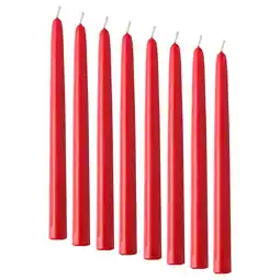 IKEA Acht rode kaarsen op een rij, uniform gevormd met witte lonten, netjes gerangschikt aanbieding