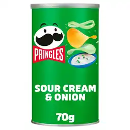 PLUS Pringles Chips Sour Cream & Onion aanbieding
