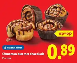 Lidl Cinnamon bun met chocolade aanbieding