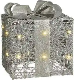 Intratuin Mica Decorations kerstfiguur cadeau zilver 15 x 15 x 18 cm aanbieding