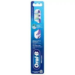 Kruidvat Oral-B Pro-Clean Medium Tandenborstel aanbieding