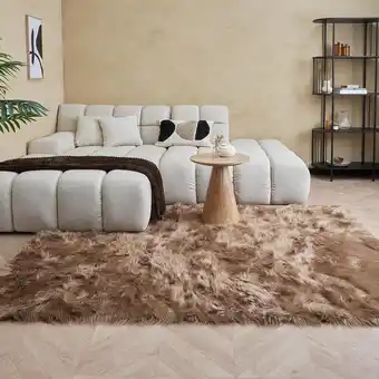 Action Hoogpolig vloerkleed - bruin aanbieding