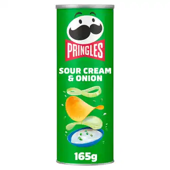 PLUS Pringles Chips Sour Cream & Onion aanbieding