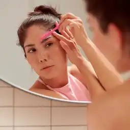 Kruidvat Wilkinson Sword Intuition Perfect Finish Eyebrow Shaper aanbieding