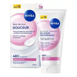 Trekpleister NIVEA Voedende Dagcrème met SPF15 aanbieding
