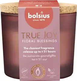 Intratuin Bolsius geurkaars True Joy Floral Blessings rood 21 uur D 8,3 H 7,6 cm aanbieding