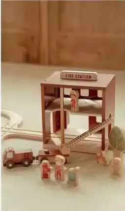Babypark Let's play Little Dutch brandweerstation , aanbieding