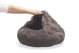 Wehkamp Beeztees wegkruip hondenmand Yala bruin (50 cm) aanbieding