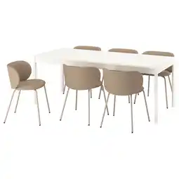 IKEA Moderne witte eettafel en zes beige stoelen met gebogen rugleuningen en metalen poten aanbieding