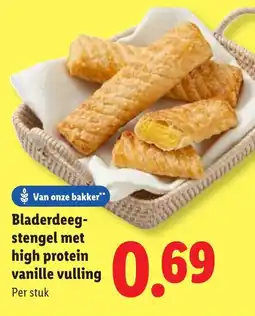 Lidl Bladerdeeg- stengel met high protein vanille vulling aanbieding