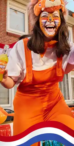 Scapino WK unisex tuinbroek met afneembare staart oranje aanbieding