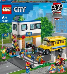 Bol.com LEGO City Schooldag - 60329 aanbieding