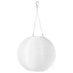 IKEA Een hangende solvinden lamp, wit, rond, gemaakt van gerecyclede materialen, opgehangen aan een koord aanbieding