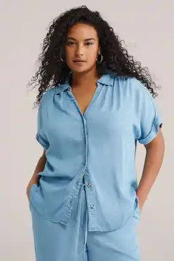 Wehkamp WE Fashion Curve blouse light blue denim aanbieding