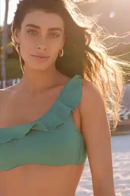 Wehkamp Cyell niet-voorgevormde one shoulder bikinitop Green Oasis met ruches groen aanbieding