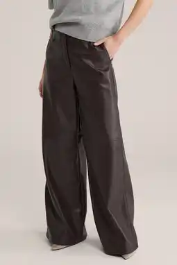 Wehkamp WE Fashion imitatieleren regularwaist broek aanbieding