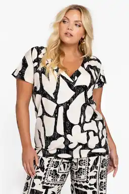 Wehkamp YOEK oversized gebloemd T-shirt Plus Size - beige aanbieding