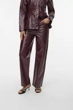 Wehkamp VERO MODA wide leg highwaist coated broek donkerrood aanbieding