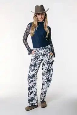 Wehkamp Colourful Rebel cargo jeans met koeienprint wit aanbieding