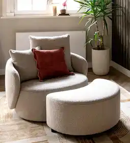 Henders & Hazel Elise, draaifauteuil met poef - stof Cloudy aanbieding