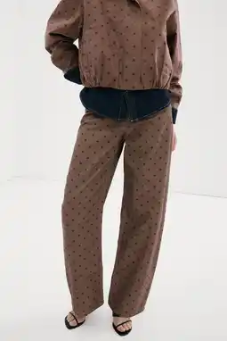 Wehkamp Mango regular waist barrel jeans met stippen bruin aanbieding