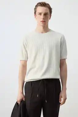 Wehkamp Mango Man regular T-shirt gebreid beige aanbieding