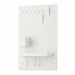 IKEA SkÅdis wit ophangbord met accessoires: haken, plank, mand. Modern, georganiseerd ontwerp aanbieding