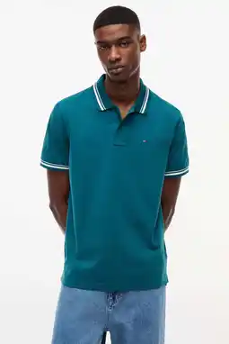 Wehkamp Tommy Jeans regular fit polo met geribde boorden - groen aanbieding