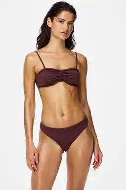Wehkamp PIECES voorgevormde ssersucker strapless bandeau bikinitop PCBAOMI bruin aanbieding