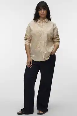Wehkamp VERO MODA CURVE gebloemde blouse met pailletten beige aanbieding