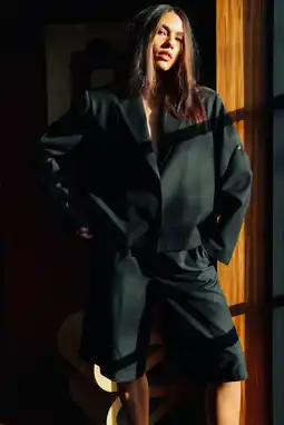 Wehkamp Refined Department cropped blazer met backprint zwart aanbieding