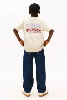 Wehkamp Tommy Hilfiger T-shirt met backprint beige aanbieding