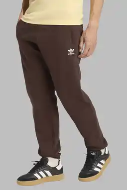 Wehkamp adidas Originals Trefoil Essentials joggingbroek bruin aanbieding