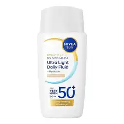 Trekpleister NIVEA Sun Breathable Uv Specialist SPF50+ Light Tinted Ultra Light Daily Fluid aanbieding