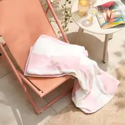 Wehkamp BEACHWAVE strandlaken Bold Stripe - lichtroze (velours) (180x100 cm) aanbieding