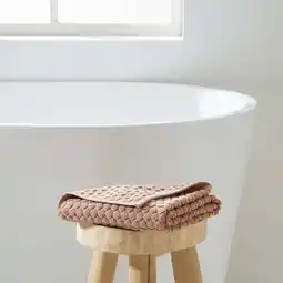 Wehkamp NOUS Living handdoek oudroze (100x50 cm) aanbieding