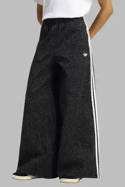 Wehkamp adidas Originals denim broek Firebird zwart aanbieding