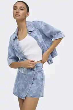 Wehkamp JDY denim rechtvallend gebloemde blouse - lichtblauw aanbieding