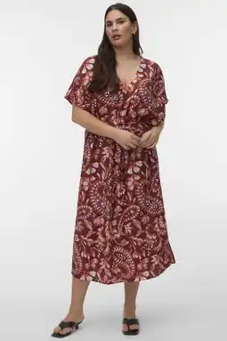 Wehkamp VERO MODA CURVE gebloemde midi jurk roze aanbieding