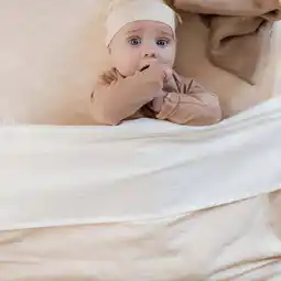 Wehkamp Yumi Baby baby ledikantdeken Waves Hazelnut 100x140 cm beige aanbieding