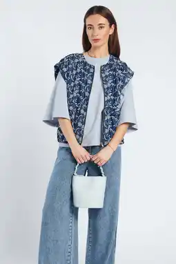 Wehkamp Spooq the label gebloemde bodywarmer dark blue denim aanbieding
