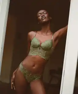 Hunkemoller Hunkemöller Voorgevormde Beugel Longline bh Prina Groen aanbieding