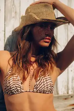 Wehkamp Refined Department voorgevormde triangel bikinitop met dierenprint - bruin aanbieding