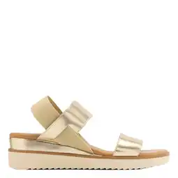 Wehkamp Graceland imitatieleren sandalen met sleehak goud/beige aanbieding