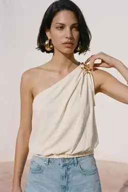 Wehkamp VERO MODA aansluitende top met siergesp - ecru aanbieding