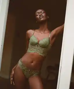 Hunkemoller Hunkemöller Voorgevormde Beugel Longline bh Prina Groen aanbieding