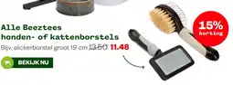 Welkoop Beeztees honden of kattenborstels aanbieding