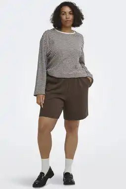 Wehkamp ONLY CARMAKOMA high waist loose fit casual short Plus Size - bruin aanbieding
